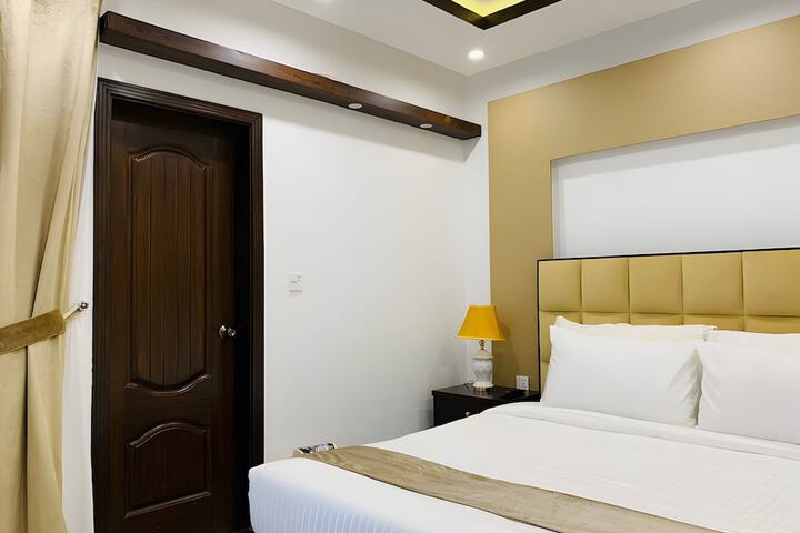 Room 10 of 29