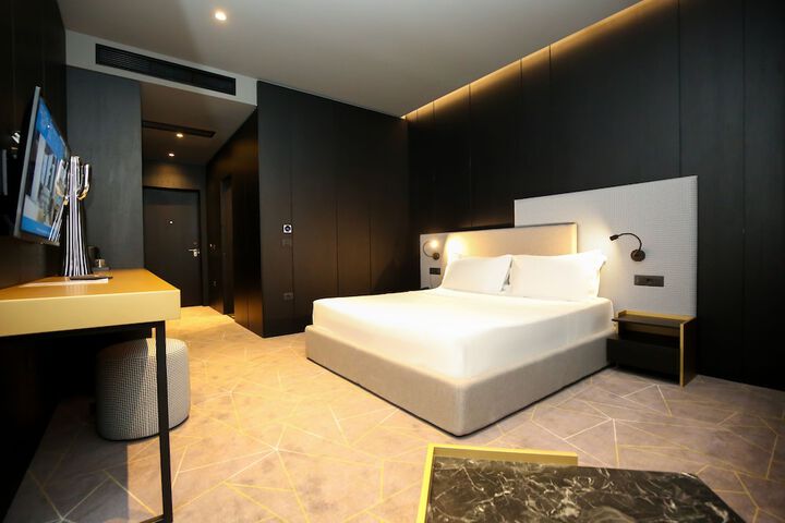 Room 2 of 29