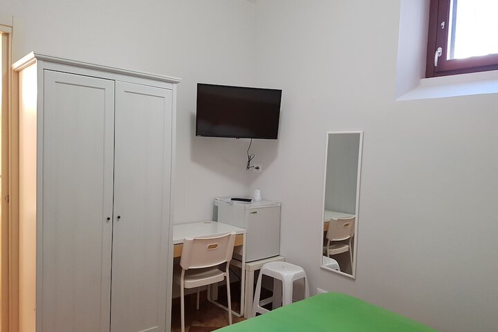 Room 26 of 66