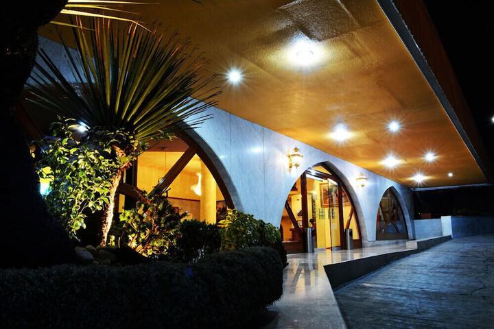 Hotel 33 of 33