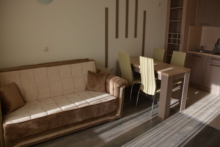 Room 12 of 68