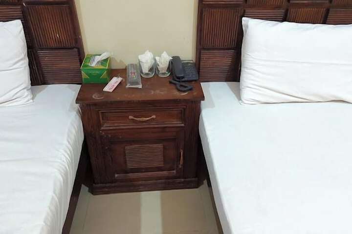 Room 7 of 11