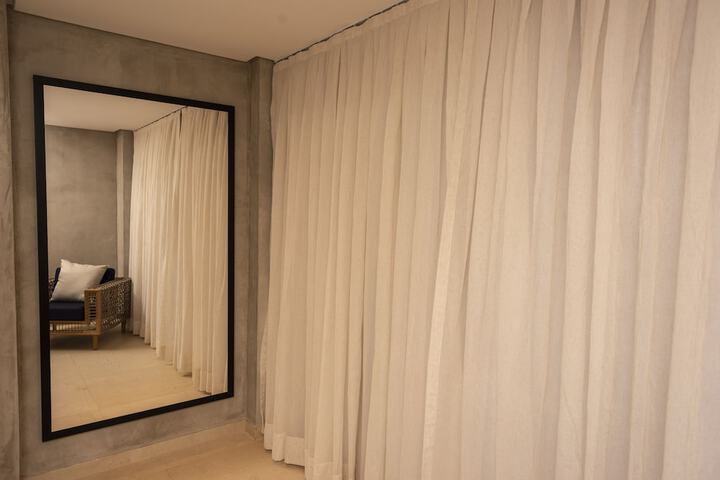 Room 5 of 27