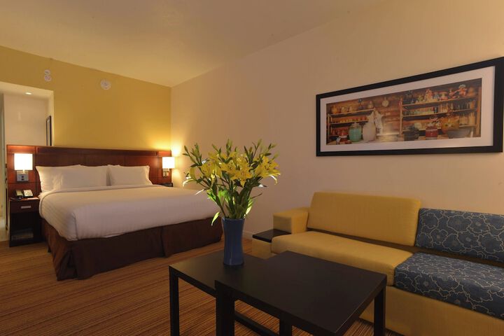 Room 13 of 72