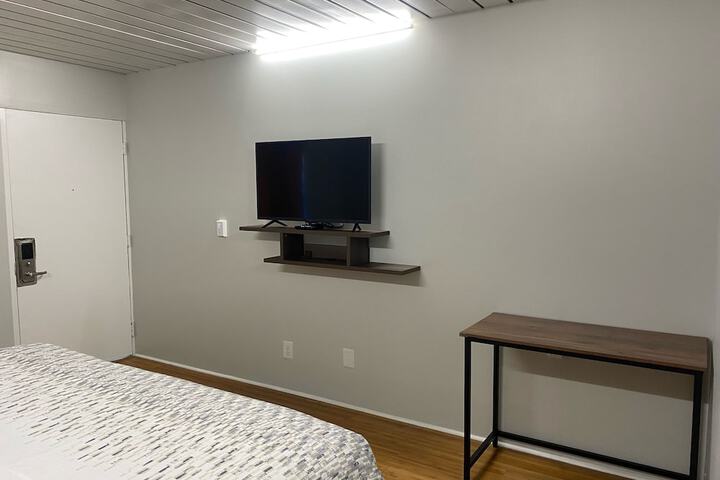 Room 9 of 10