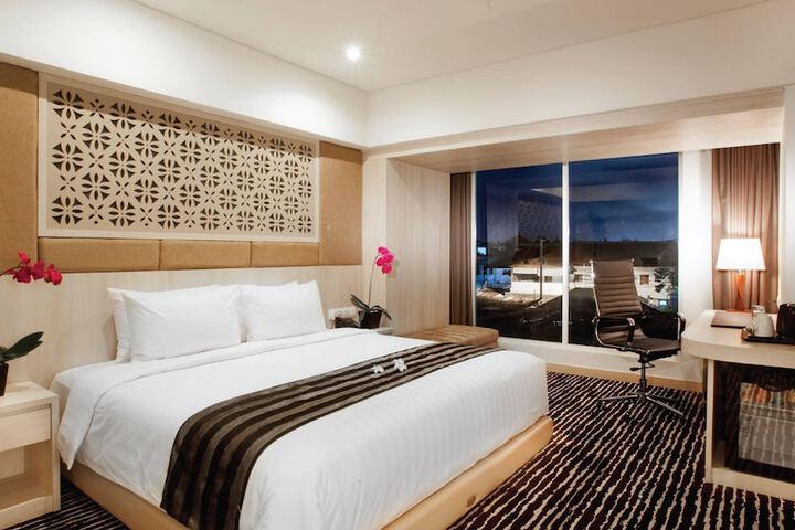 Room 6 of 25
