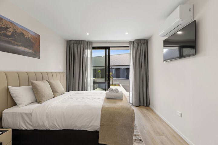Room 3 of 40