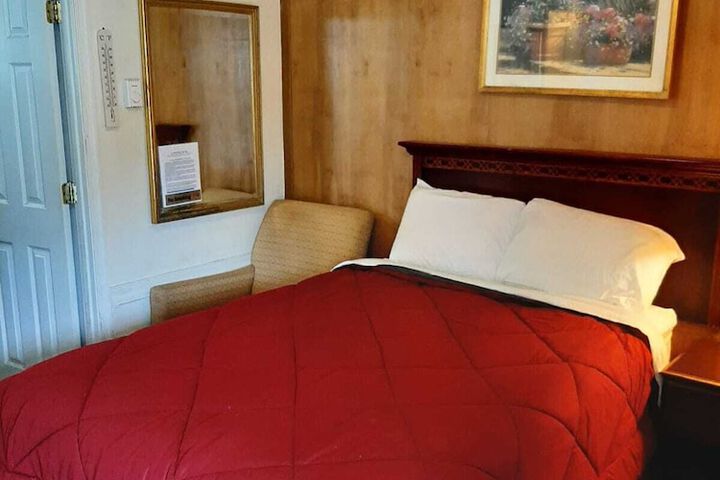 Standard Single Room 1 Queen Bed (6 of 8)