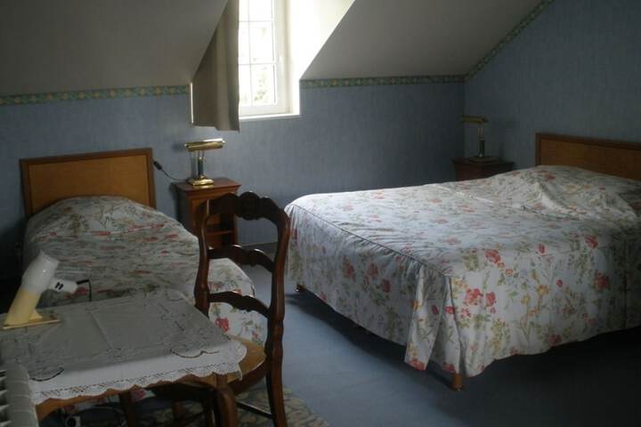 Room 13 of 16