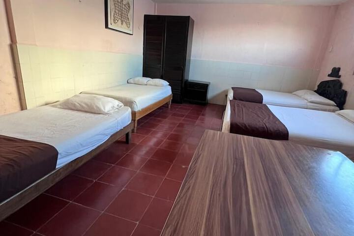 Room 12 of 38