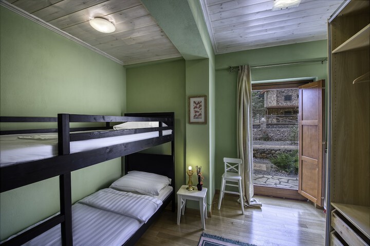 Room 30 of 73