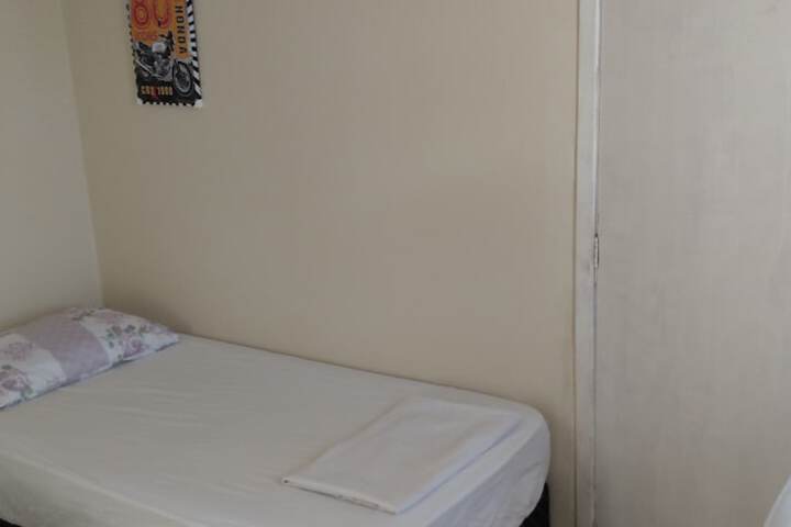 Room 6 of 9