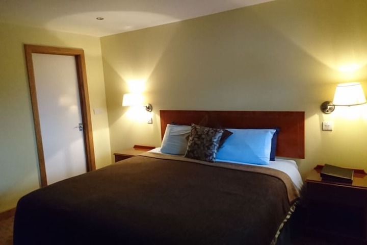 Room 5 of 17