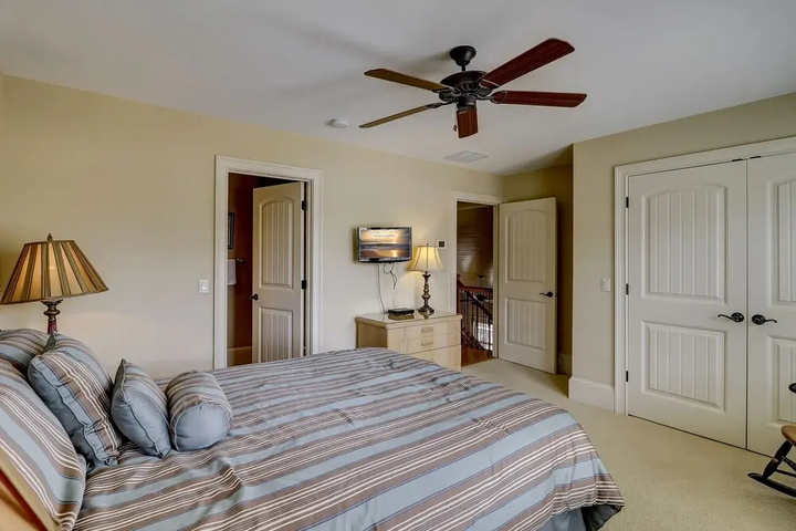 Room 4 of 20