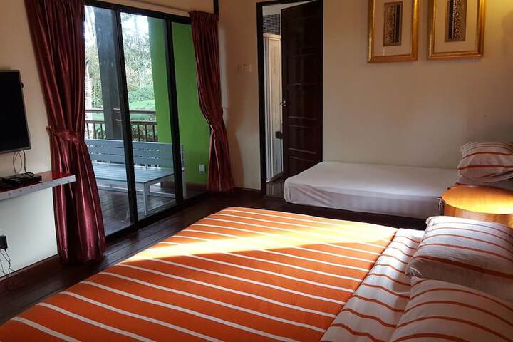 Room 16 of 46
