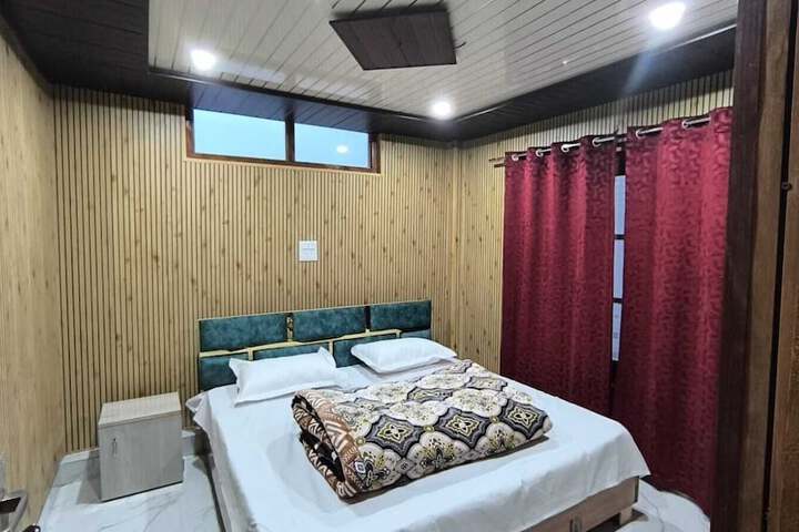 Room 11 of 23