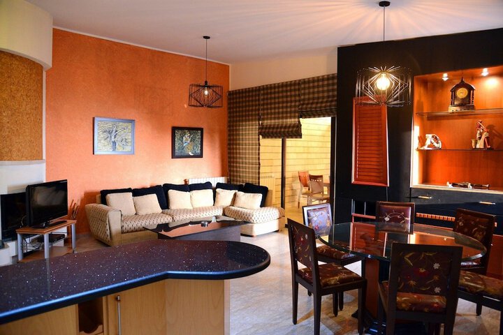 Room 19 of 76