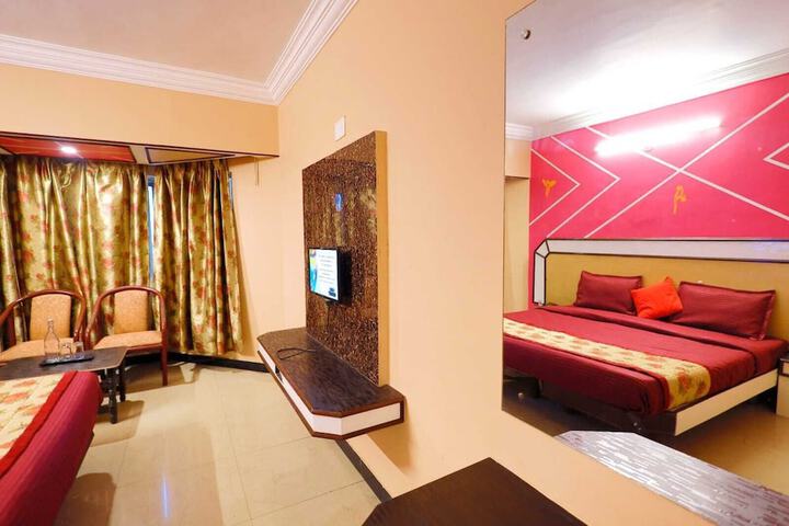 Room 8 of 19