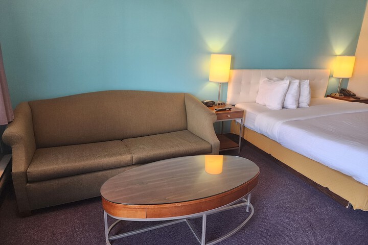 1 King Bed Executive Room (2 of 13)