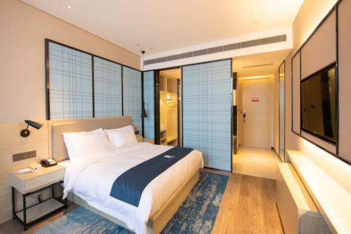 Room 3 of 5