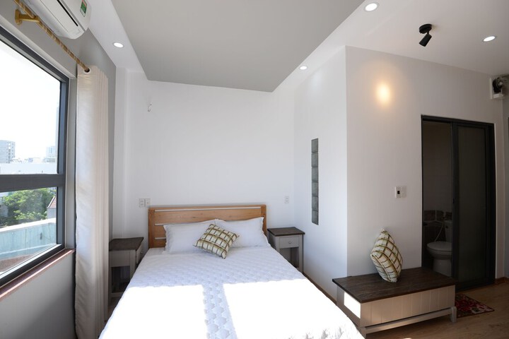 Room 15 of 48
