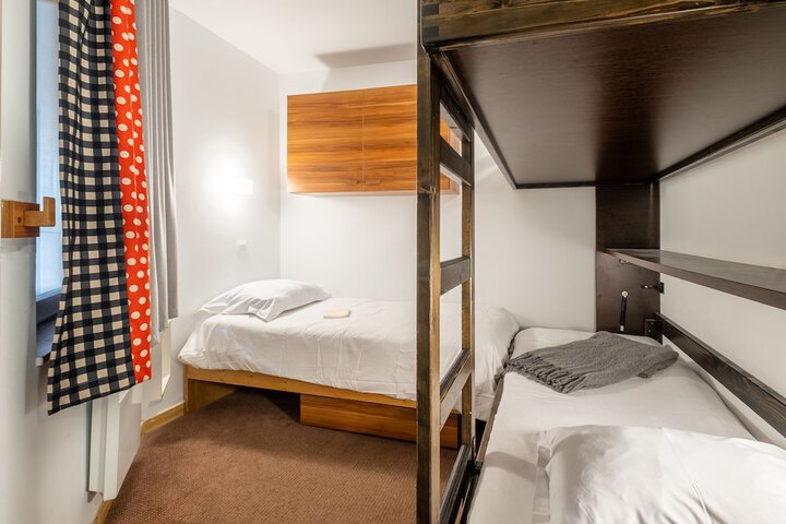 Room 4 of 38