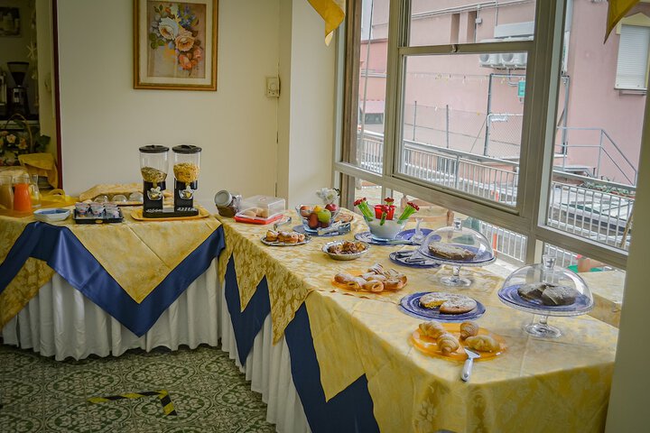 Breakfast/Coffee Service 66 of 76