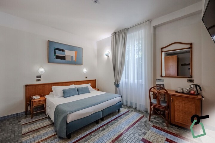 Room 25 of 66
