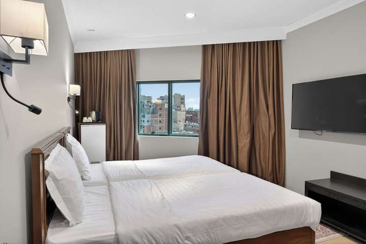 Room 3 of 6