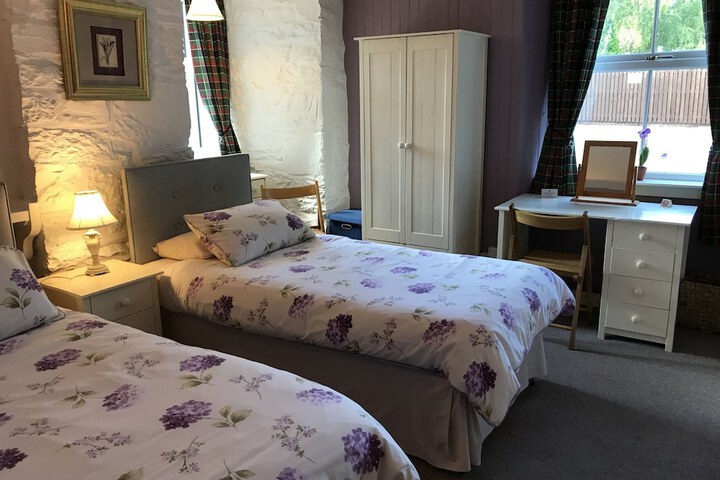 Room 4 of 47