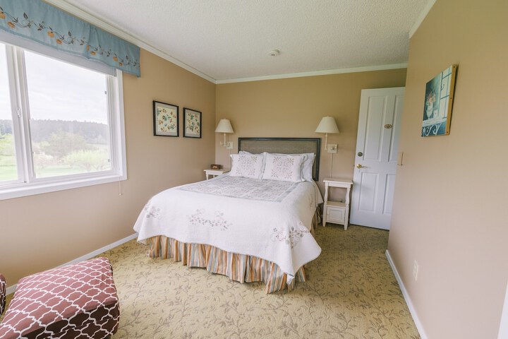 Room 2 of 46