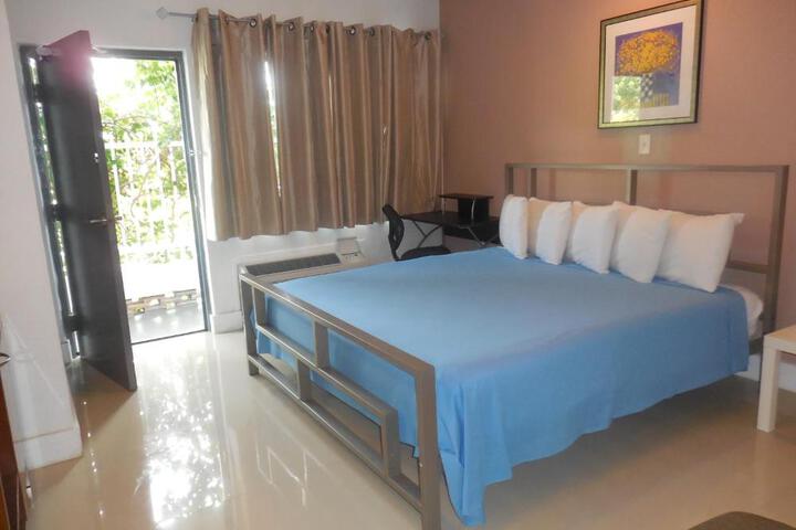 Standard | King Bed (8 of 13)