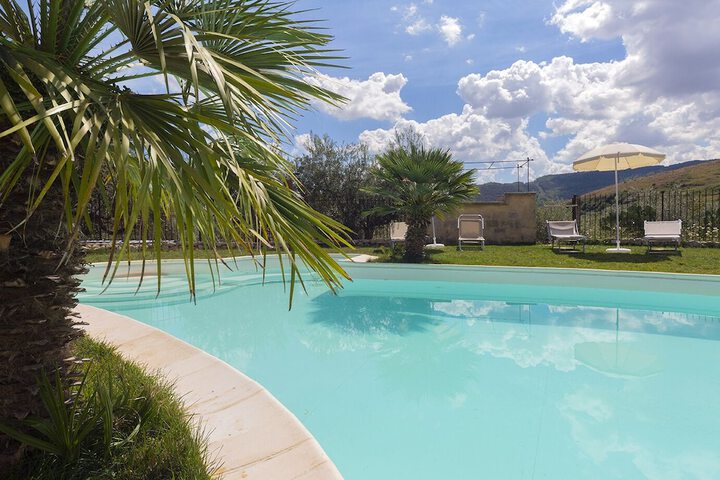 Pool 60 of 101
