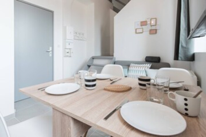 Room 3 of 48