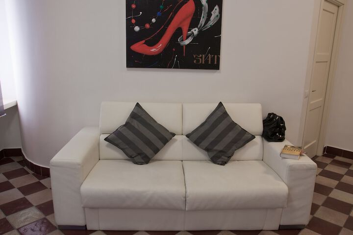Room 30 of 48