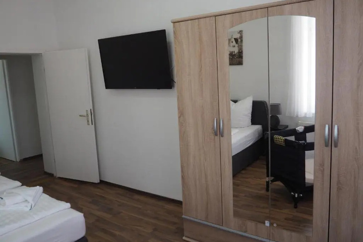 Room 3 of 3
