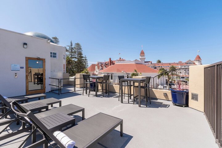 Sundeck 92 of 136