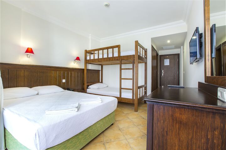 Room 6 of 39