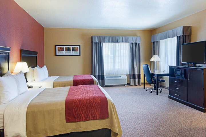 2 Queen Beds (9 of 9)