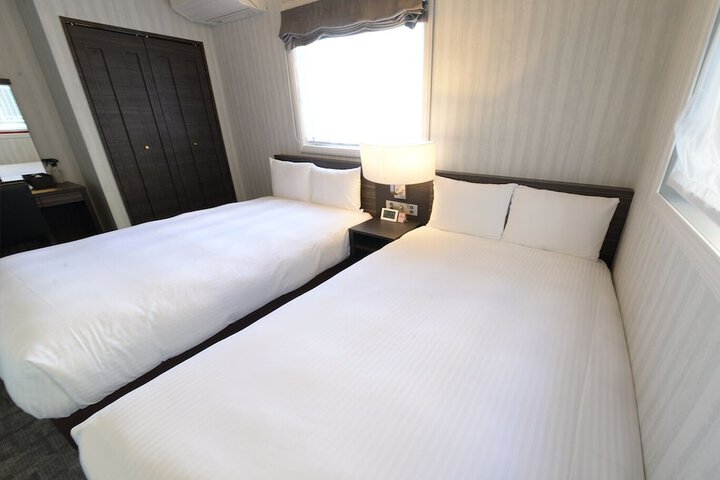 Room 22 of 103