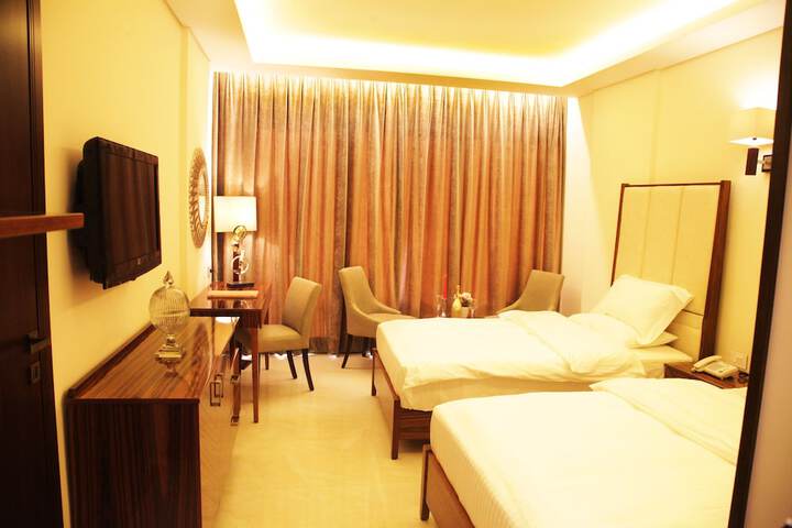 Room 15 of 35