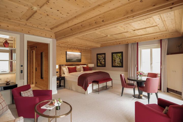 Room 45 of 208