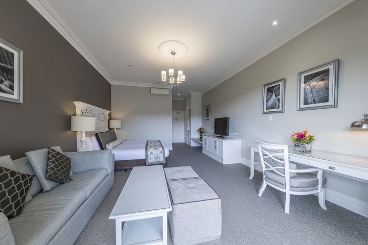 Room 6 of 36