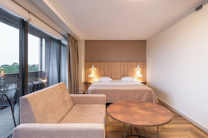 Room 14 of 114