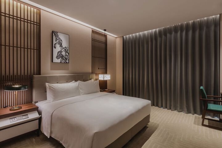 Room 27 of 27