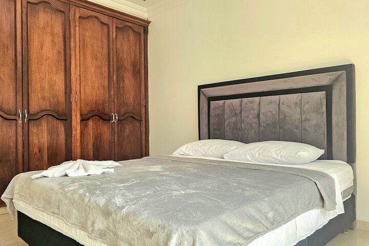 Room 9 of 30
