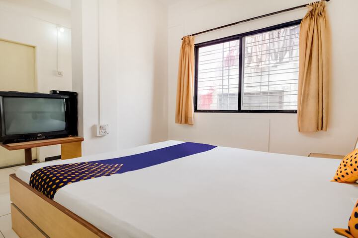 Room 18 of 26