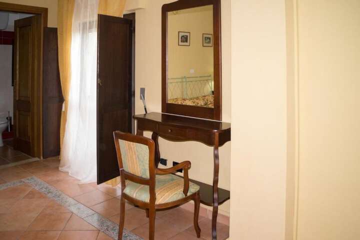 Room 16 of 49
