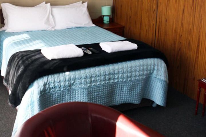 Room 4 of 6