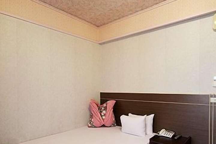 Room 19 of 51
